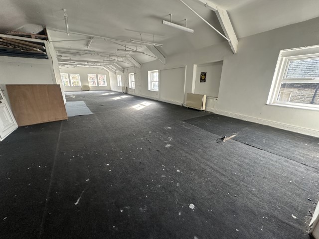 Commercial unit to let High Peak